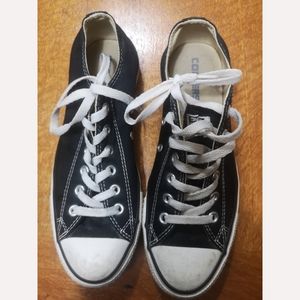 Black Converse size 8.5
